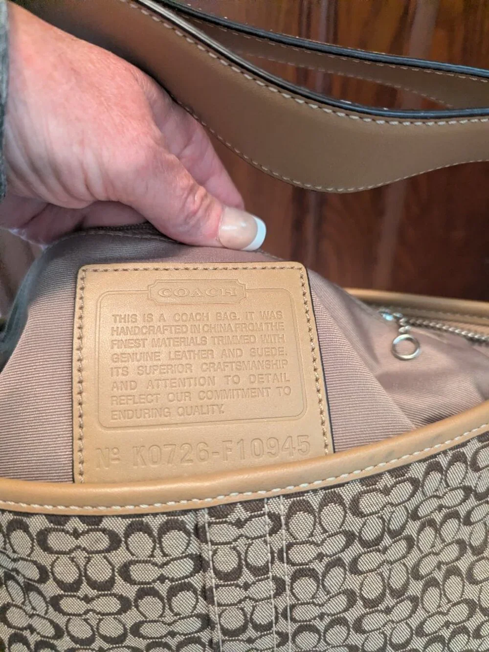 Coach f10945 signature